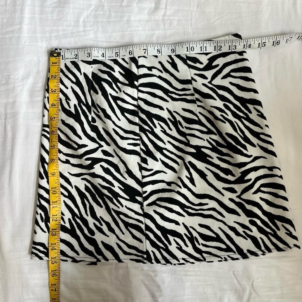 Zebra Print Mini Skirt - Picture 5 of 6